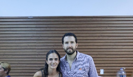  Jaime Hernández y Mariana Vivanco con sus hijas Carola y Josefa.