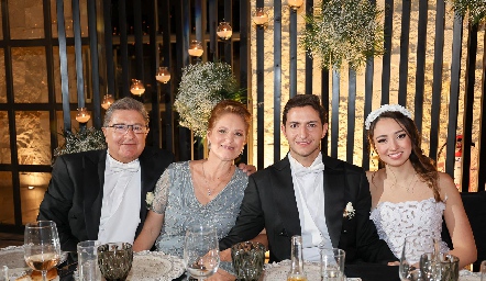  Eduardo Morales, Patricia Pizzuto, Eduardo Morales y  Jimena Medina.