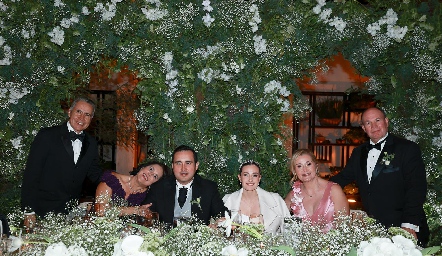  Héctor Hinojosa, Beatriz Treviño, Héctor Hinojosa, Estefanía Lomelí, Silvia Carrillo y Jorge Lomelí.