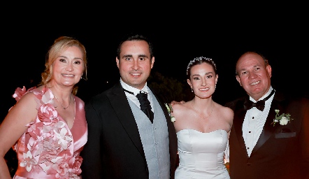  Silvia Carrillo, Héctor Hinojosa, Estefanía Lomelí y Jorge Lomelí.