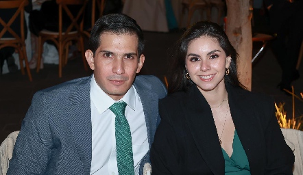  Javier López y Vicky González .