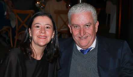   Ana Luisa Garza y Luis Gómez.