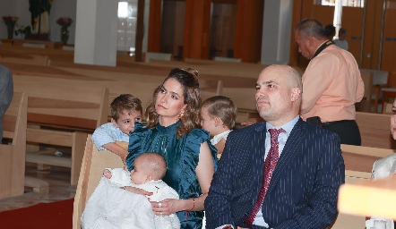  Mónica Medlich y Germán Sotomayor con su hijo Juan José.