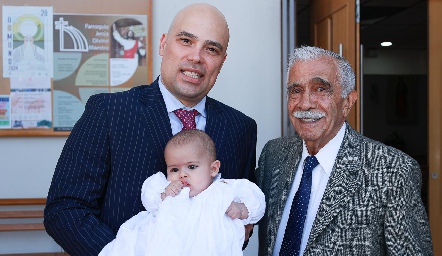  Germán Sotomayor y José Medlich con Juan José.