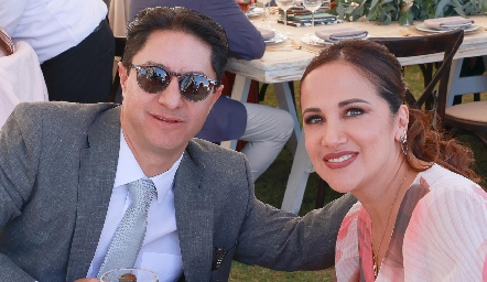  Félix Córdova y Lety Aguilar, papás de Marina y Diego.