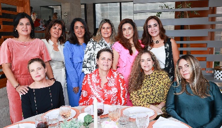  Cinthia Sánchez, Montse Abella, Malena Sánchez, Claudia García, Gaby Martínez, Cristina Chevaile, Eva Anaya, Martha Malo, Gaby Serment y Paola Serment.