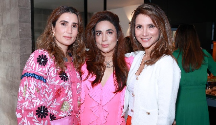  Lourdes Orozco, Gaby Martínez y Analía Maggiori.