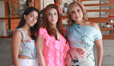 Ana Pau Piñero, Gaby Martínez y Anyul Martínez.