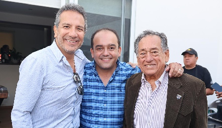  Jaime Morales con su sobrino Mauricio Villalobos y su hijo Jaime.