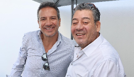  Mauricio Villalobos y Eduardo Villalobos.