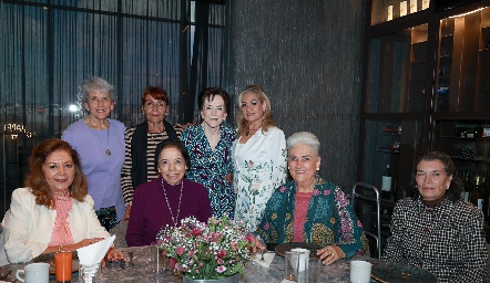  Coco Zavala, Catalina López, Lucía Aranda, María Eugenia Miller, Esperanza Guerra, Luz María Arguelles, Lucía Dibildox y Martha Cedillo.