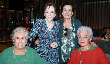  Lupita Treviño, Lucía Dobildox, María del Carmen Stevens y Coco Escartin.