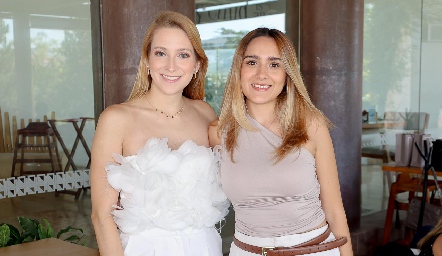  Ale Álvarez y Giselle Villaseñor.