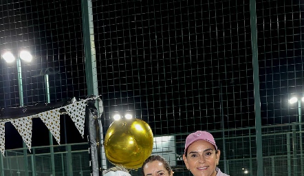  Karla Saucedo, Ale Ávila y Marily Tobías.