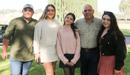  Alberto Javier Navarro, Jimena Navarro, Siomara Navarro, Alberto Navarro y  Luciana Navarro.