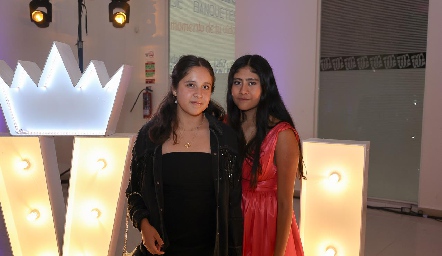  Renata Esquivel y Valeria Hernández.