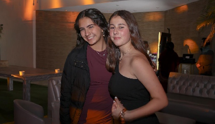  Patricia Gómez y Mila Salgado.