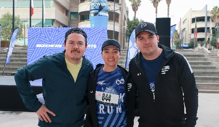  Alejandro Peña, Leslie Ayala y Emilio Peña.