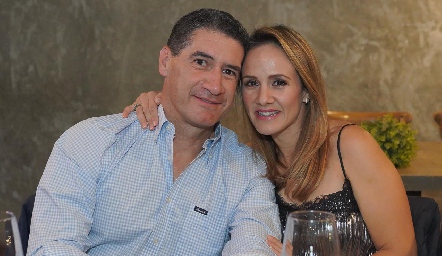  Amadeo Calzada y Alejandra Salas.