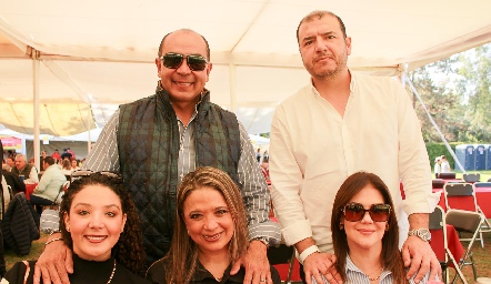  Familia Martínez Padrón y Regil Pérez.