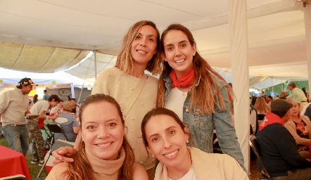  Marcela Farril, Olga Espinosa, Lucia Borbolla y Rebeca Martínez.