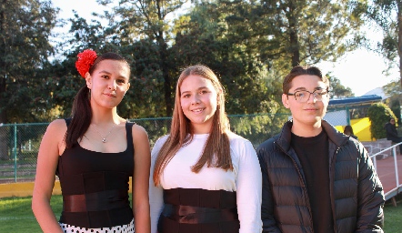  Montse Armendáriz, Michelle Heinze y Mateo Zacarías.