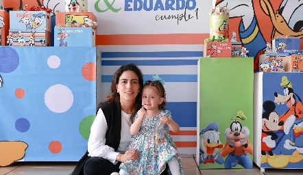  María de Lourdes Torres con su hija María de Lourdes.