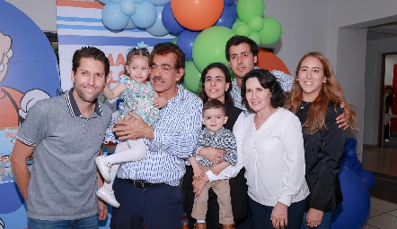  Eduardo Martínez, María de Lourdes Martínez, Gabriel Torres, María de Lourdes Torres, Eduardo Martínez, Gabriel Torres, Lula López y Diana Olvera.