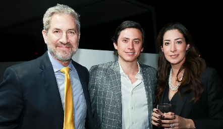  José Noyola, Juan Pablo Delgado y Mariana.