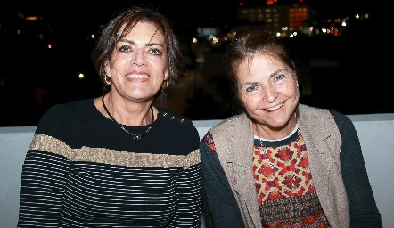  Consuelo Madrid y Claudia García.