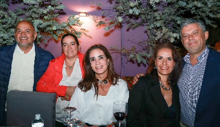  Rafa Meade, Luz María Algara, Cristina Chevaile, Yogus Gómez y Ernesto Sánchez.