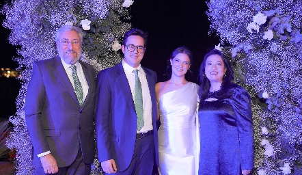  Luis Miguel Barral, Kenji Barral, Cecilia García y Diana Iwadare.