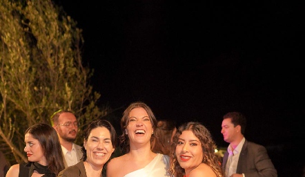  Martha González, Cecilia García y Valeria Sandoval.