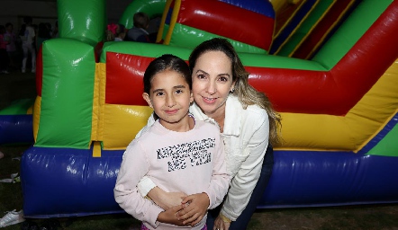  Lila e Inés Güemes.