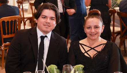  Kevin y Rebeca García.