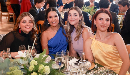  Regina Rodríguez, Ale Acosta, Arantza Jiménez y Mariana.