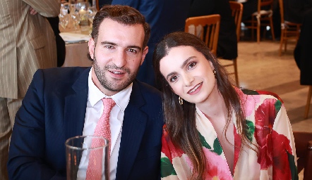  Alonso y Alejandra Martínez.