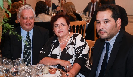  Eduardo Viramontes, Lupita Fernández y Luis Carlos Angulo.