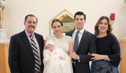  Bárbara Kasis con sus papás Alberto Kasis y Bárbara Mejía y sus abuelos Alberto Kasis y Kinkis Galán.