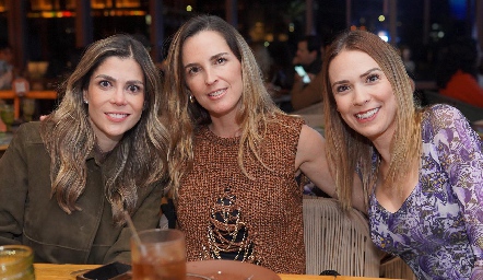  Imelda Martínez, Eunice Camacho y Paty García.