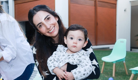  Mariana Alcalá con su hija Inés Torres.