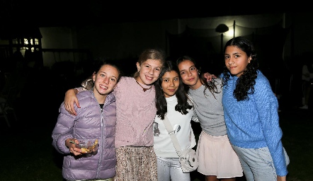  Andrea Quintanilla, Elena, Frida Vázquez, Maya Vázquez y Ana.