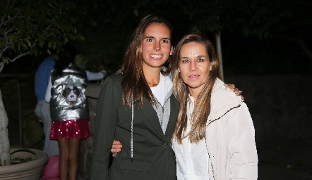  Daniela de la Fuente y Marcela Torres.