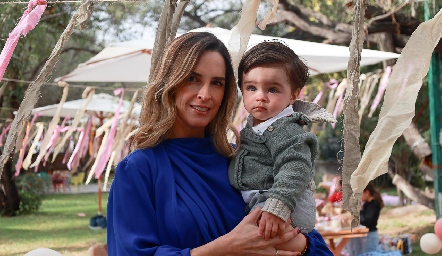  Eunice Camacho con su hijo Jerónimo Labastida.