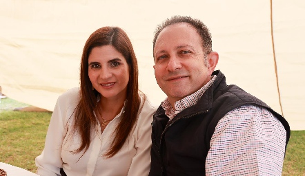  Marcela Guerra y Gustavo Flores.