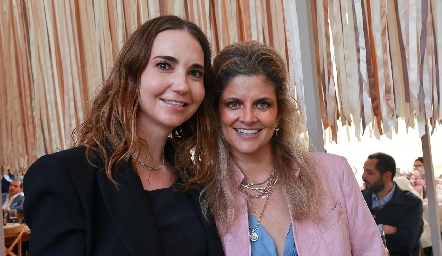  Emmy Lozano y Lourdes López.