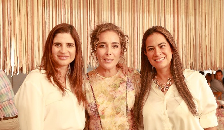  Esther Cavazos, Berenice Castillero y Marce Guerra.