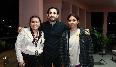  Ana Laura Álvarez, Omar Martínez y Valeria.