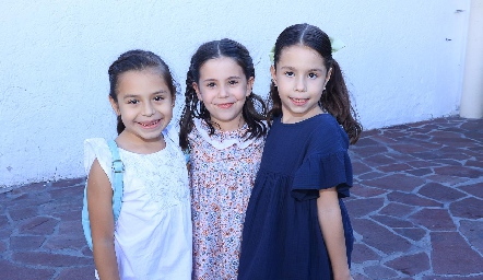  Amelia Isabel, Lucila Hernández y Olivia Rodríguez.