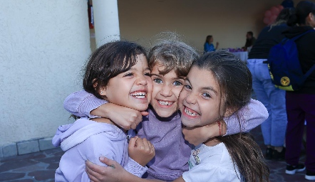  María Julia, Pía Gómez y Anajose Rodríguez.